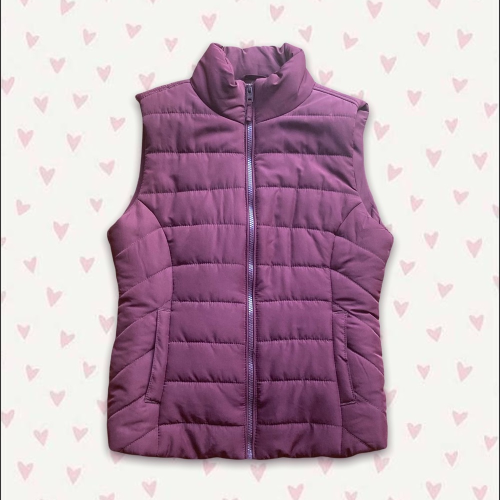 Burgundy Aéropostale puffer vest. Size S. Very warm, perfect for fall!